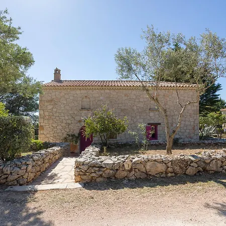 Adnos Holiday home *